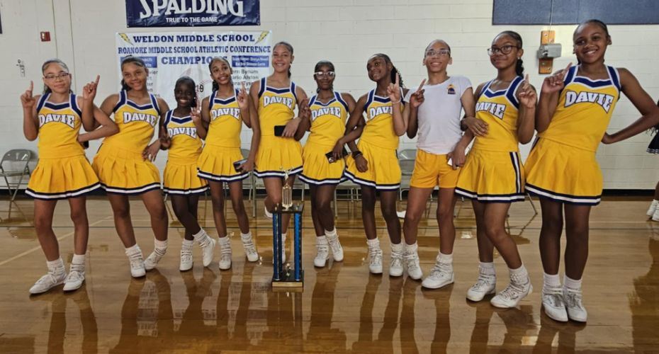 Viking Cheerleaders
